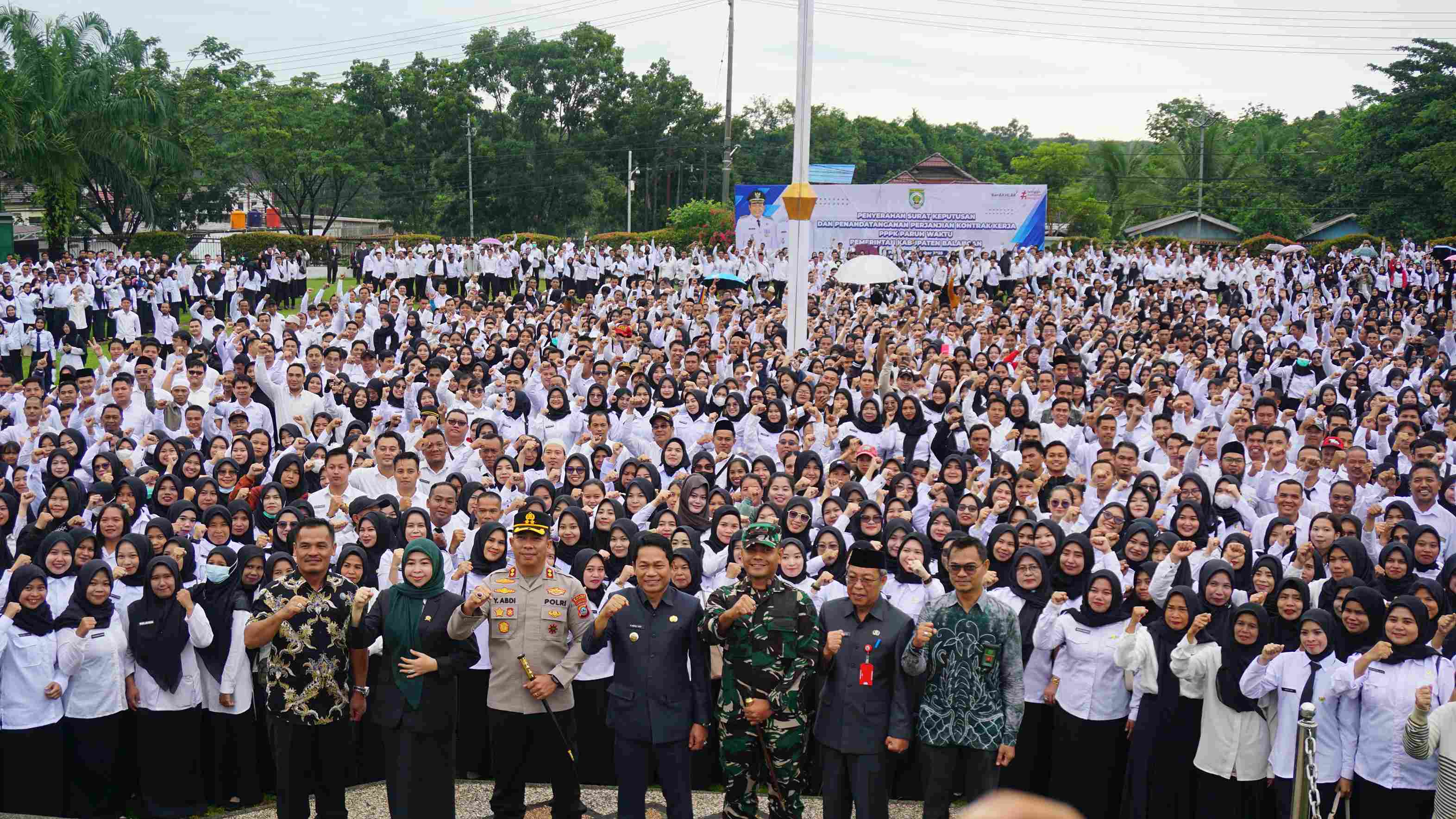 Penyerahan SK Dan Penandatanganan Perjanjian Kontrak Kerja Sebagai PPPK Paruh Waktu